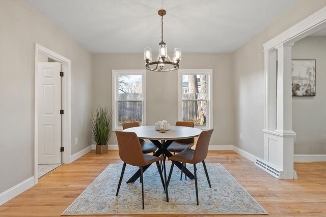 328 Oxford St N, Auburn, MA 01501