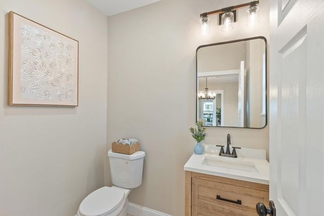 328 Oxford St N, Auburn, MA 01501