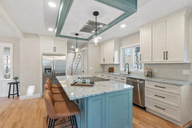 328 Oxford St N, Auburn, MA 01501