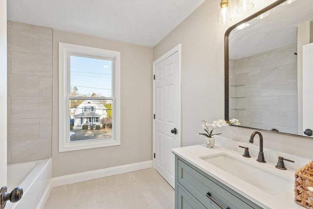 328 Oxford St N, Auburn, MA 01501