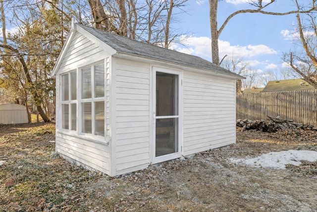 328 Oxford St N, Auburn, MA 01501