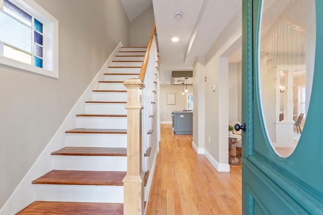 328 Oxford St N, Auburn, MA 01501