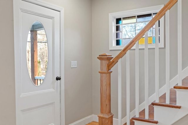 328 Oxford St N, Auburn, MA 01501