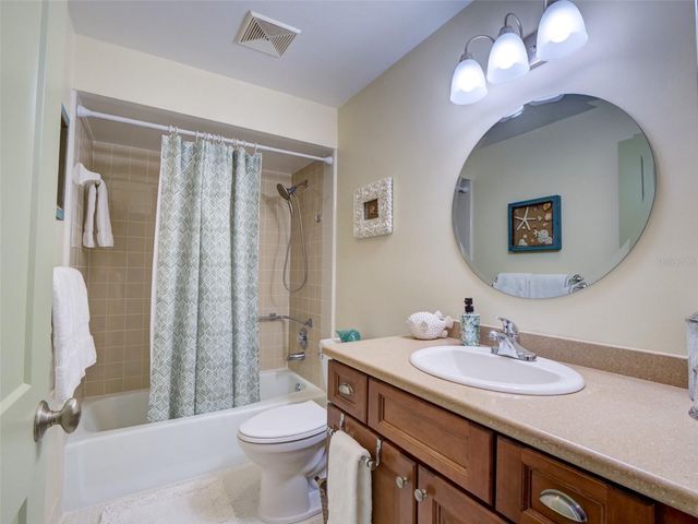 100 S TREMAIN STREET G2, Mount Dora, FL 32757