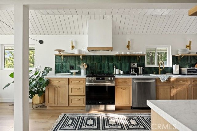 209 Massive, Lake Arrowhead, CA 92352
