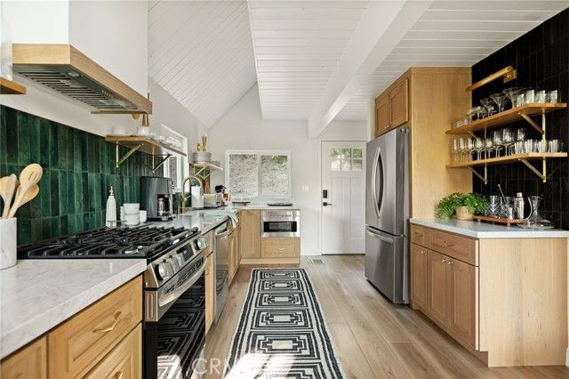 209 Massive, Lake Arrowhead, CA 92352