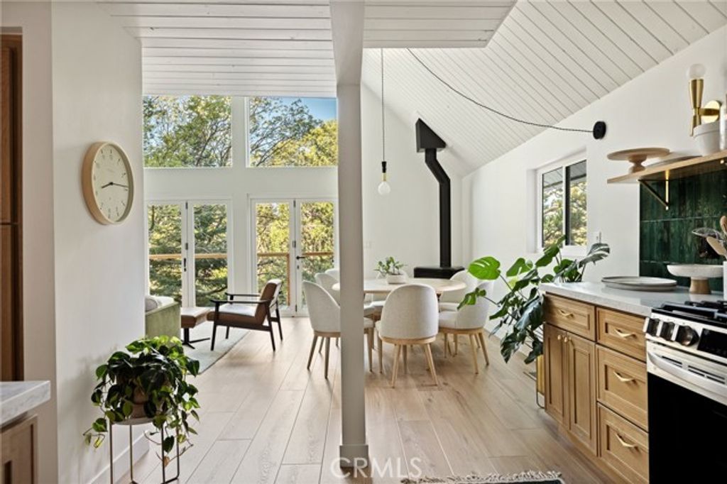 209 Massive, Lake Arrowhead, CA 92352