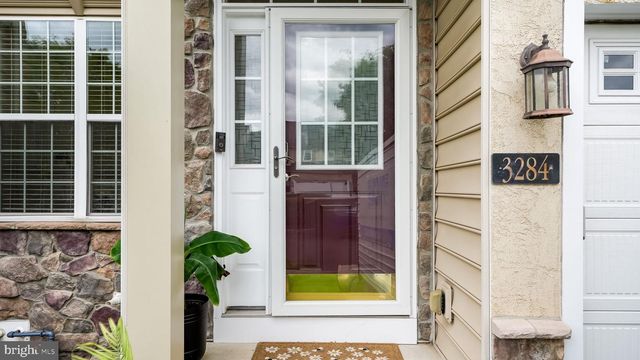 3284 WATERSTONE CT, Furlong, PA 18925