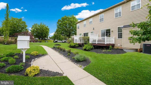 3284 WATERSTONE CT, Furlong, PA 18925
