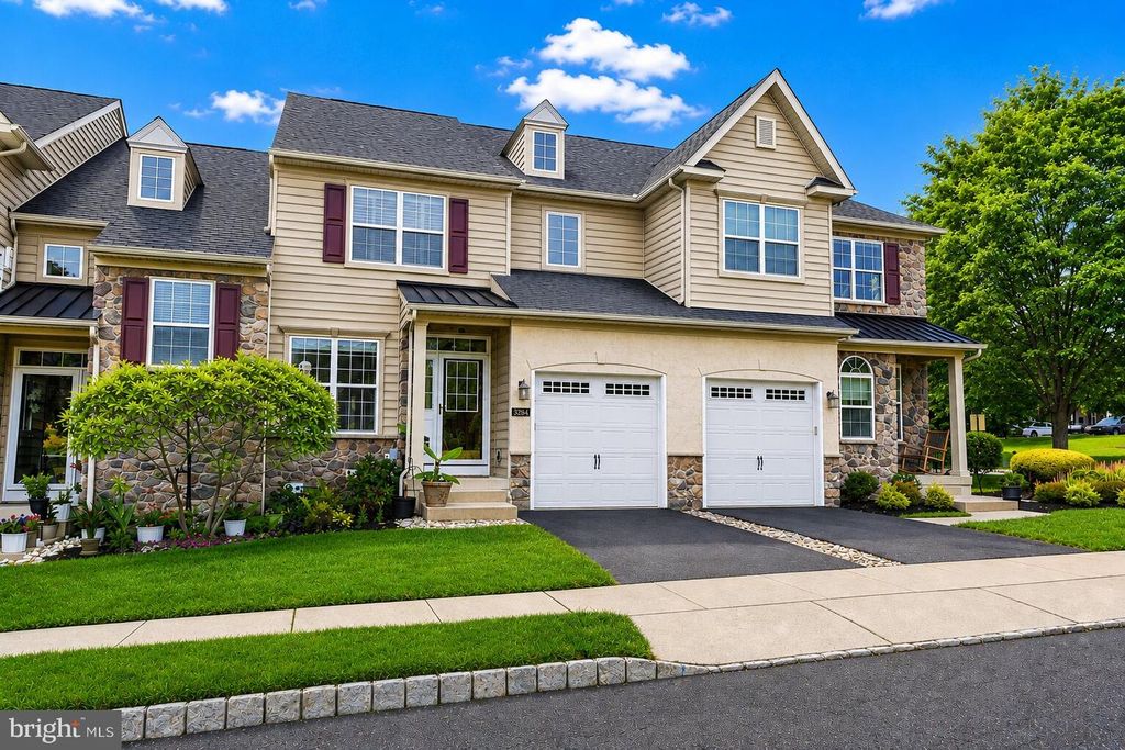 3284 WATERSTONE CT, Furlong, PA 18925