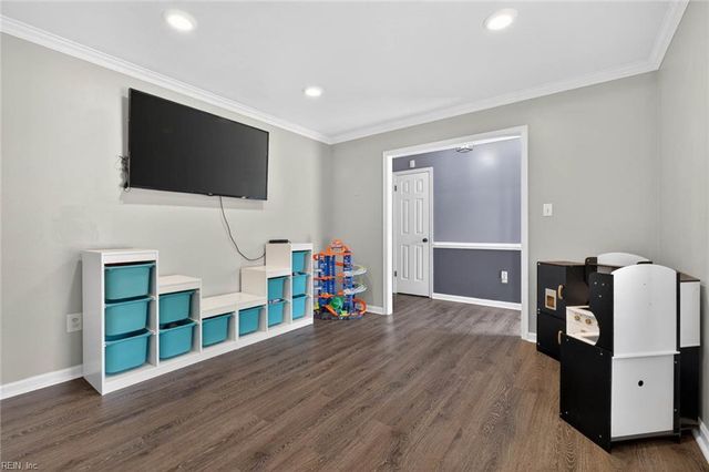 301 Fernwood Farms RD, Chesapeake, VA 23320