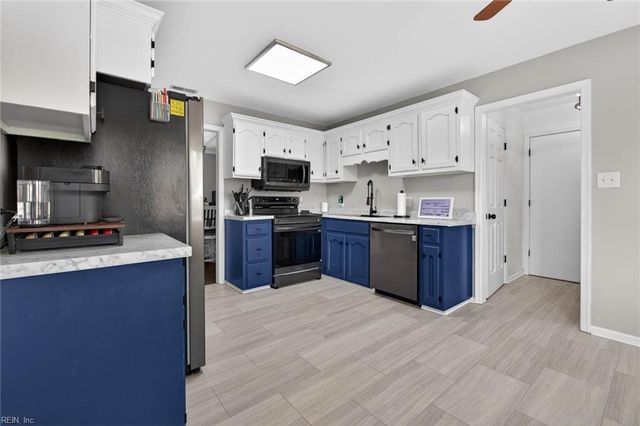 301 Fernwood Farms RD, Chesapeake, VA 23320