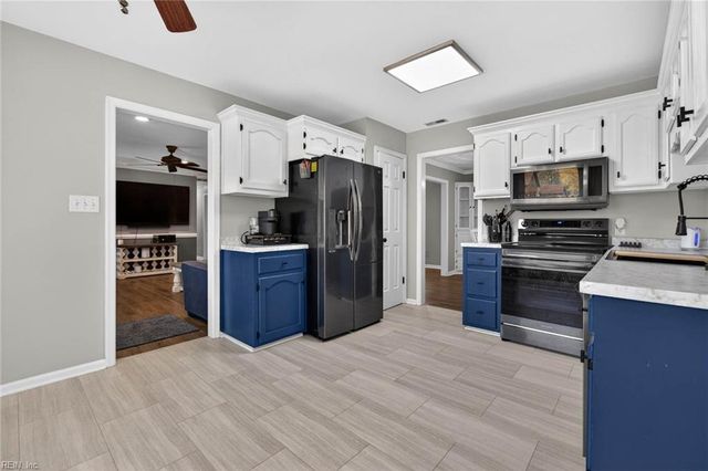 301 Fernwood Farms RD, Chesapeake, VA 23320