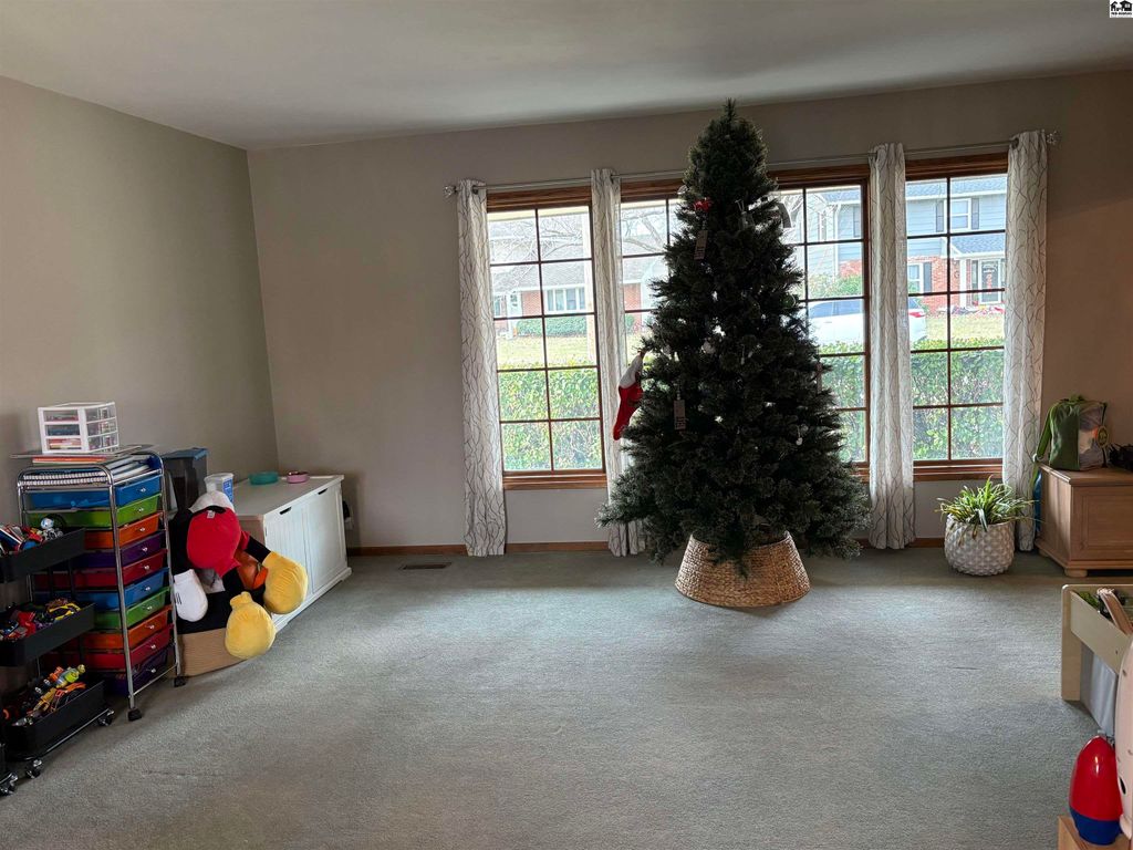 3102 Northwestern Ave