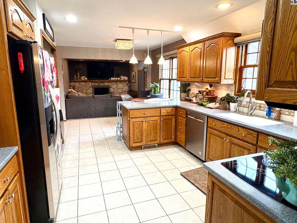 3102 Northwestern Ave