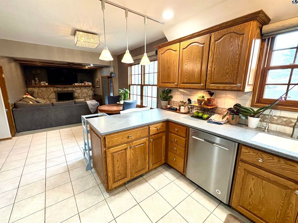 3102 Northwestern Ave