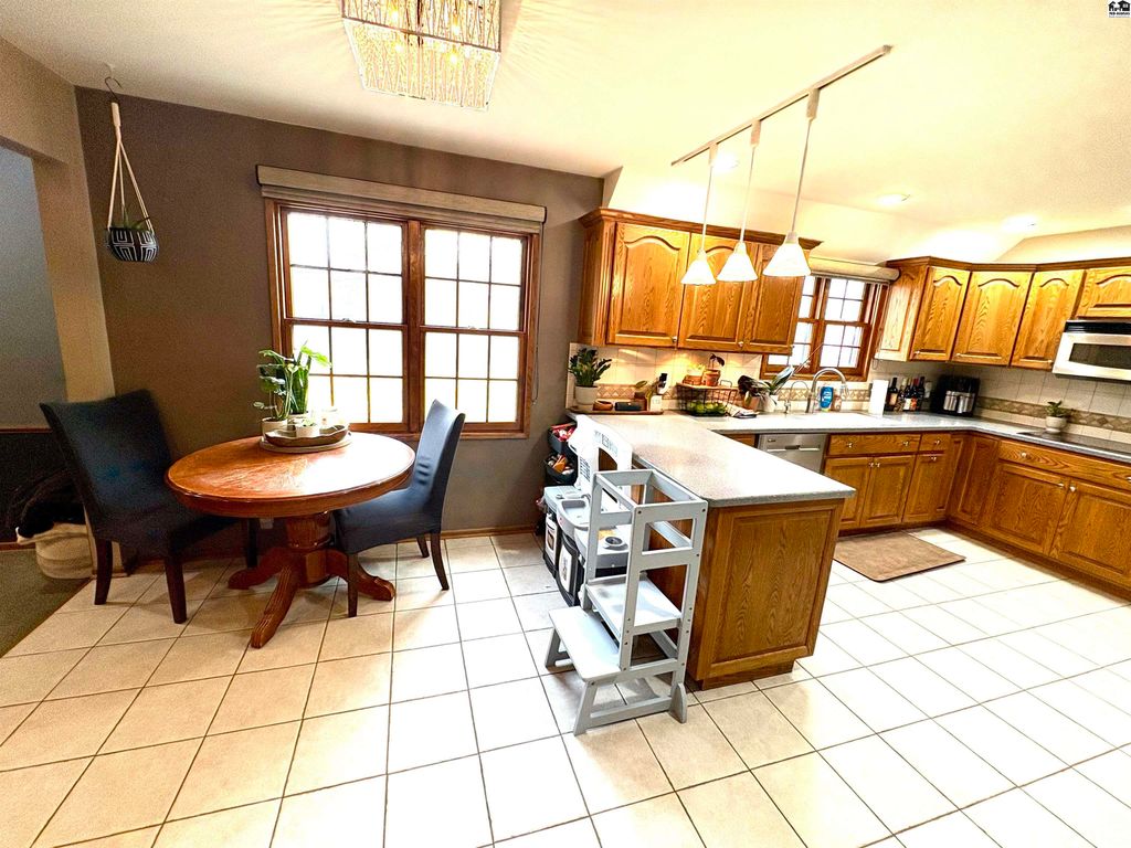 3102 Northwestern Ave