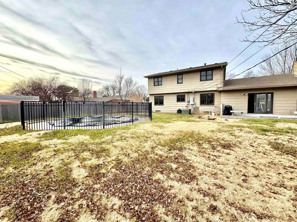 3102 Northwestern Ave