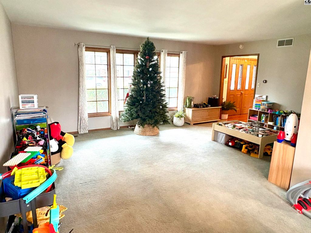 3102 Northwestern Ave