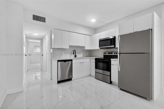 1740 Funston St 4, Hollywood, FL 33020