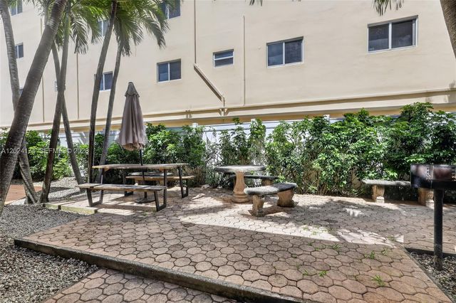 1740 Funston St 4, Hollywood, FL 33020