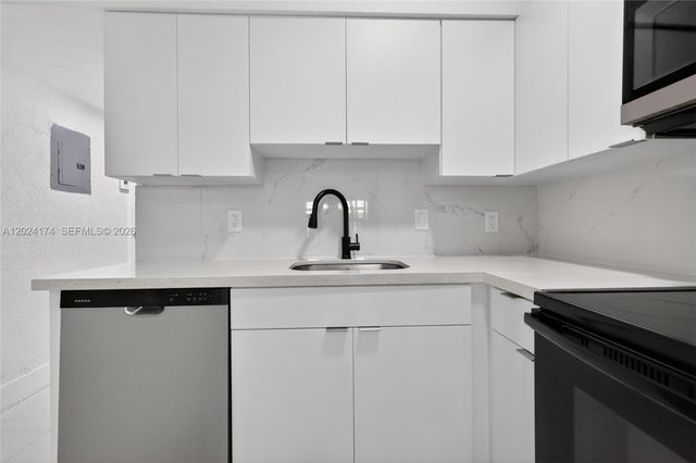 1740 Funston St 4, Hollywood, FL 33020