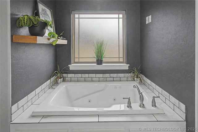 6903 S 4th Street W, Muskogee, OK 74401