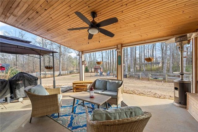 370 Petal Creek Lane, Jefferson, GA 30549