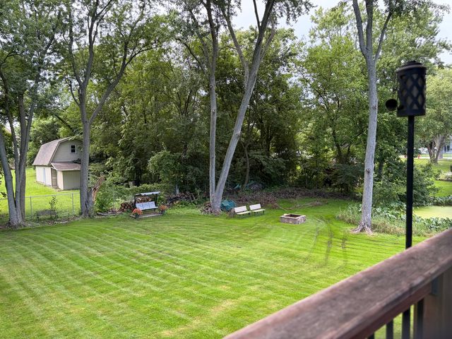 209 W Chicago Avenue, Westmont, IL 60559