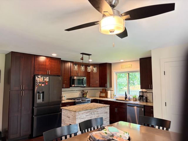 209 W Chicago Avenue, Westmont, IL 60559