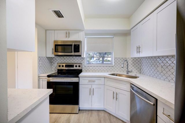 18081 SE Country Club Drive 265, Tequesta, FL 33469