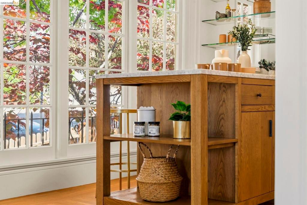 Image 14 of property listing at 1655 E 38th Street, Oakland, CA 94602