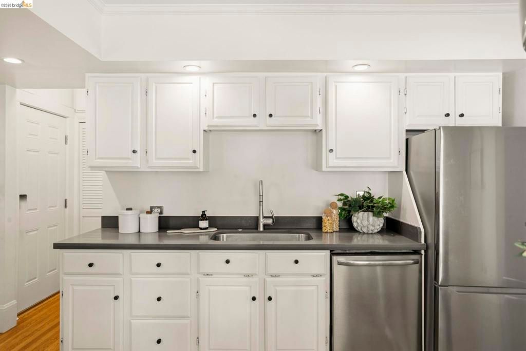 Image 20 of property listing at 1655 E 38th Street, Oakland, CA 94602