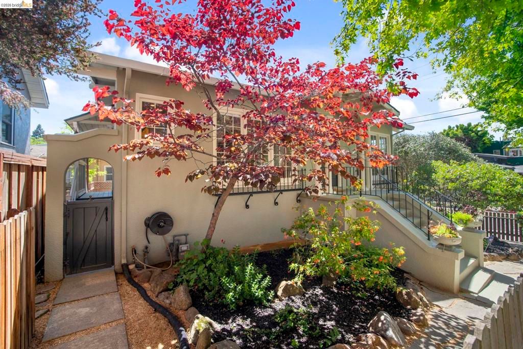 Image 33 of property listing at 1655 E 38th Street, Oakland, CA 94602