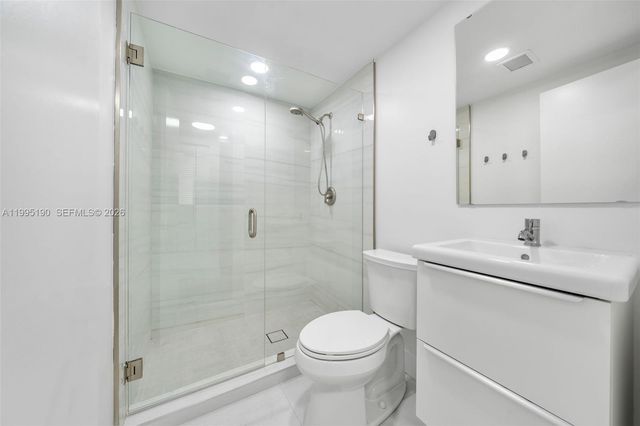 600 Layne Blvd 126, Hallandale Beach, FL 33009