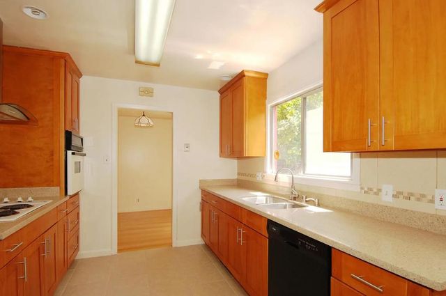 906908 Haddon Drive, San Mateo, CA 94402