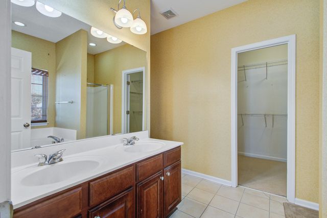 7559 Hawks Circle, Hanahan, SC 29410