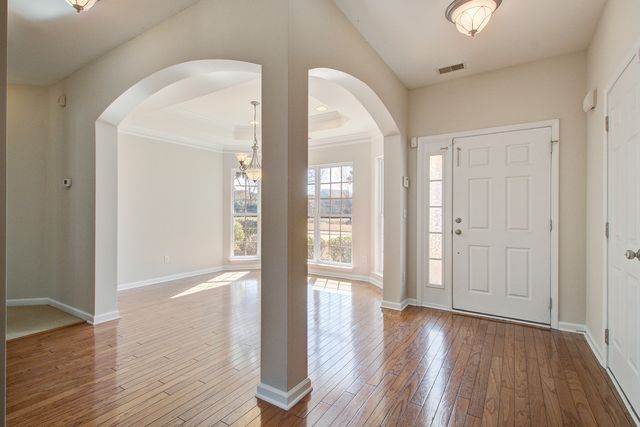 7559 Hawks Circle, Hanahan, SC 29410