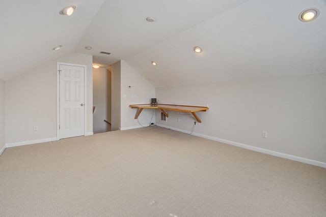 7559 Hawks Circle, Hanahan, SC 29410