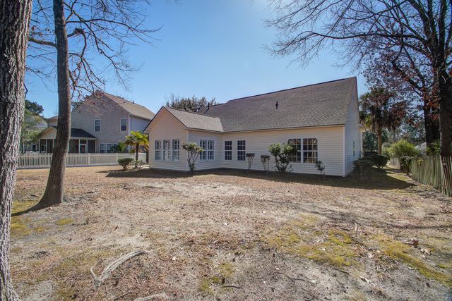 7559 Hawks Circle, Hanahan, SC 29410