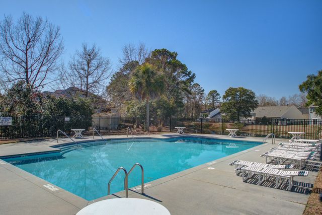 7559 Hawks Circle, Hanahan, SC 29410