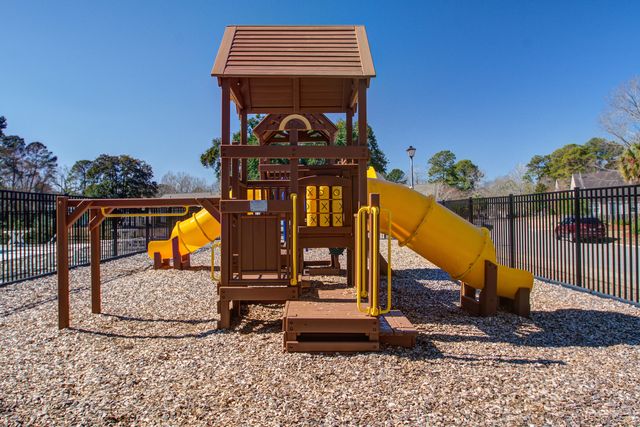 7559 Hawks Circle, Hanahan, SC 29410