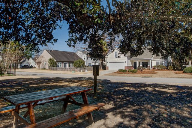 7559 Hawks Circle, Hanahan, SC 29410