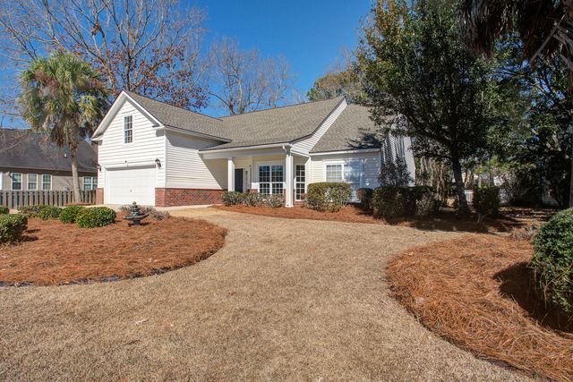 7559 Hawks Circle, Hanahan, SC 29410