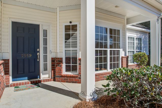 7559 Hawks Circle, Hanahan, SC 29410