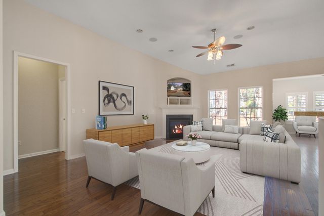 7559 Hawks Circle, Hanahan, SC 29410