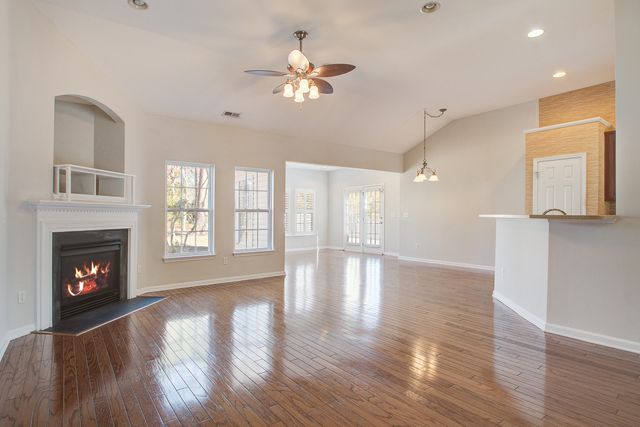 7559 Hawks Circle, Hanahan, SC 29410