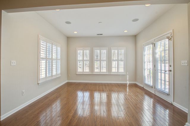 7559 Hawks Circle, Hanahan, SC 29410