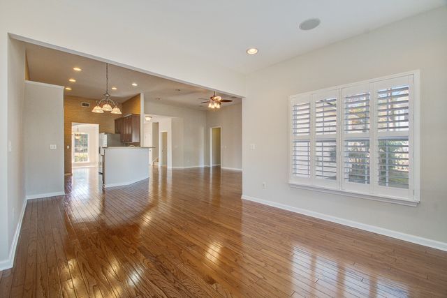 7559 Hawks Circle, Hanahan, SC 29410