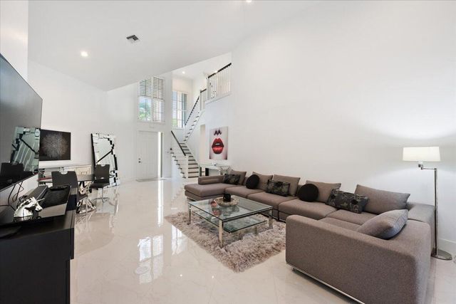 2514 Players Court, Wellington, FL 33414
